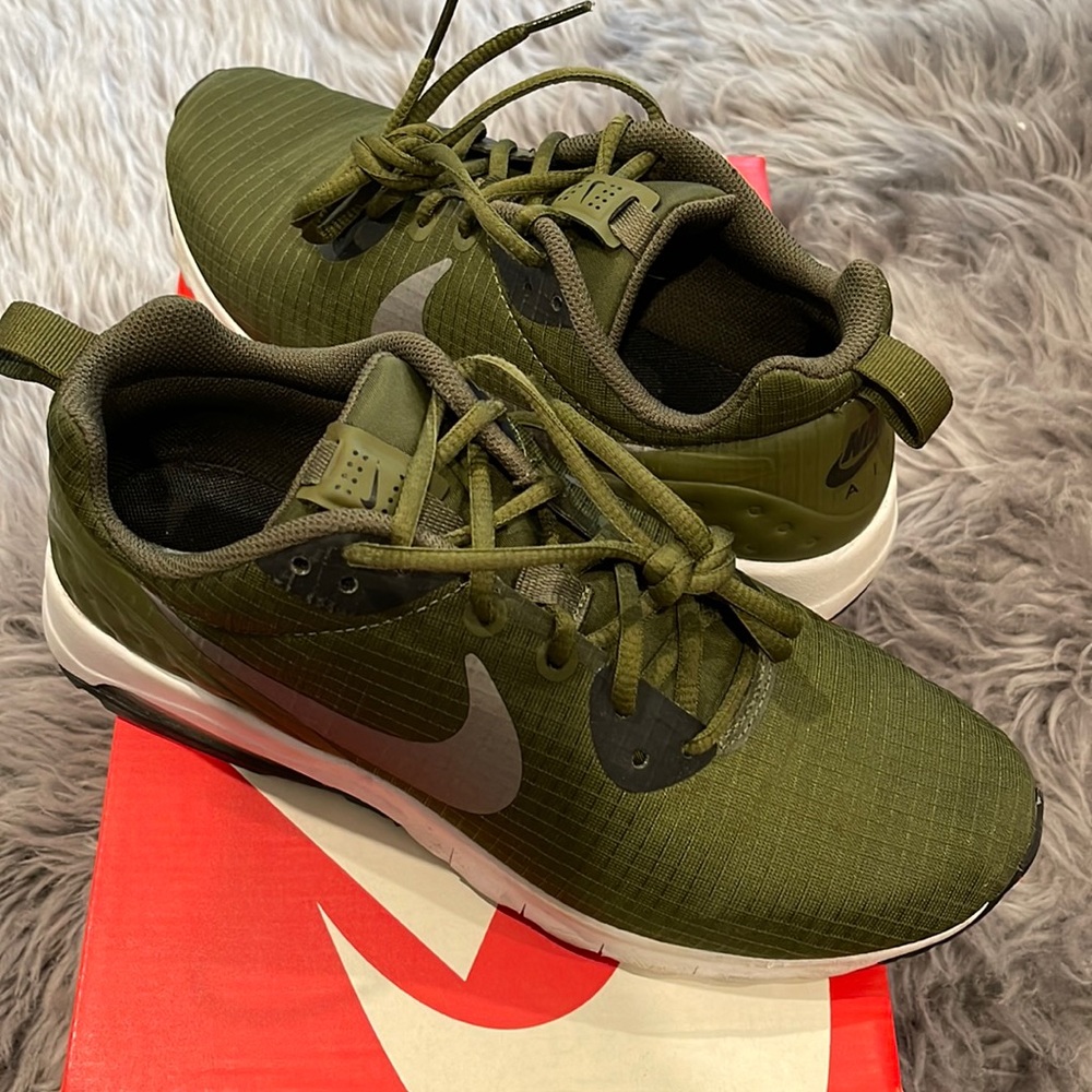 Nike air max motion
